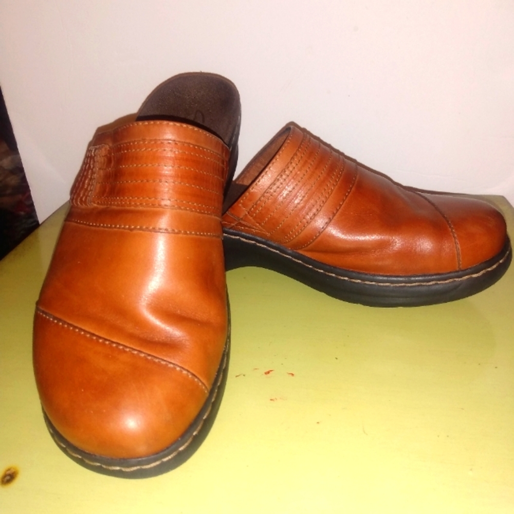Clark's Bendables clogs/ Mules